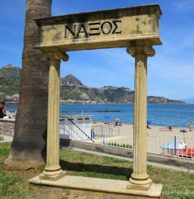 Casa Vacanza Giardini Naxos Taormina Miranaxos Exteriér fotografie