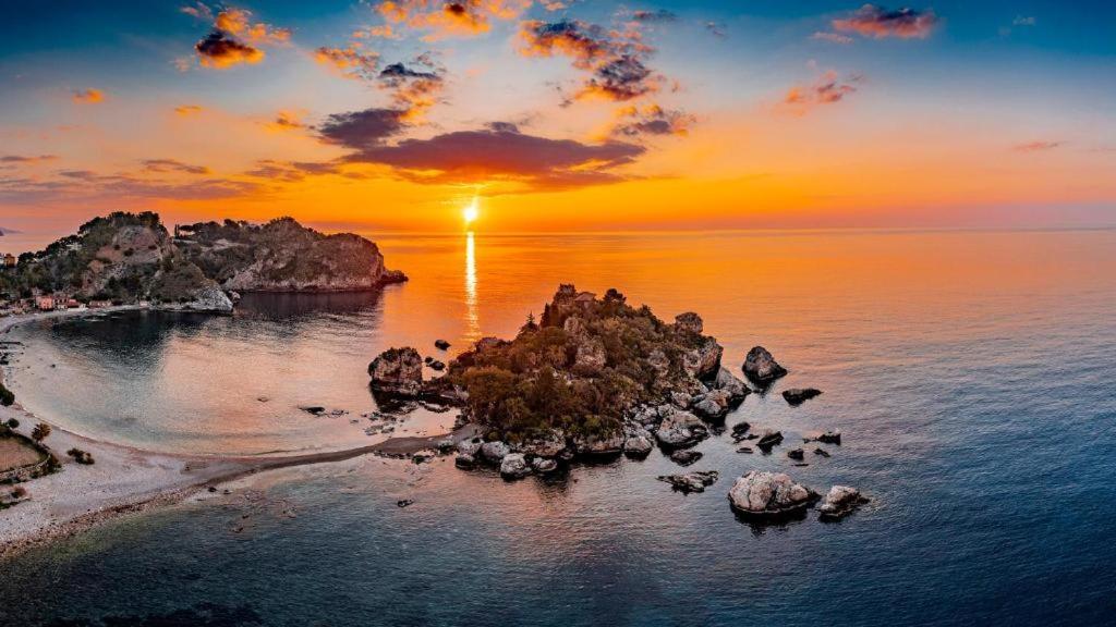 Casa Vacanza Giardini Naxos Taormina Miranaxos Exteriér fotografie
